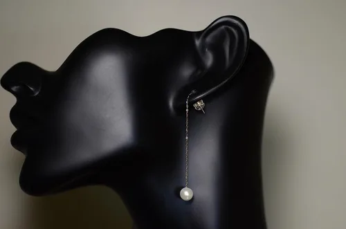Vista 3 de Solid 18KT Gold Genuine Freshwater Pearl Threader Earrings for Women