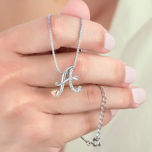 Vista 5 de FLNEOO Valentines Day Gifts for Girls Her Initial Necklaces for Women 14K Gold Plated Pendant Letter Necklace for Women Teen Girls Dainty Gold