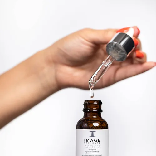 Vista 3 de IMAGE Skincare, AGELESS Total Pure Hyaluronic 6 Filler, suero de hidratación facial, aspecto de líneas finas y apariencia suave de arrugas, 1 onza
