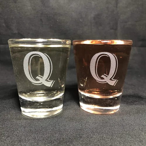 Vista 16 de Juego de 2 vasos de chupito con letras de monograma de 1.5 oz (B)