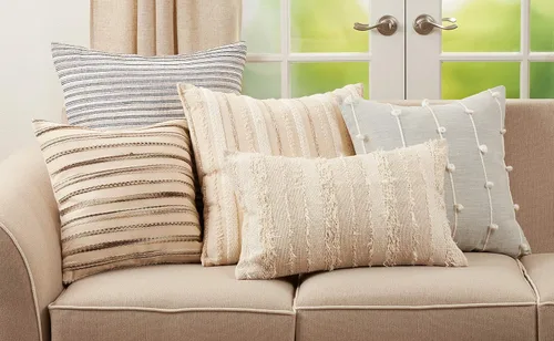 Vista 3 de SARO LIFESTYLE Ambrosia Collection - Almohada con diseño de rayas con relleno de plumón, 22 pulgadas, multicolor