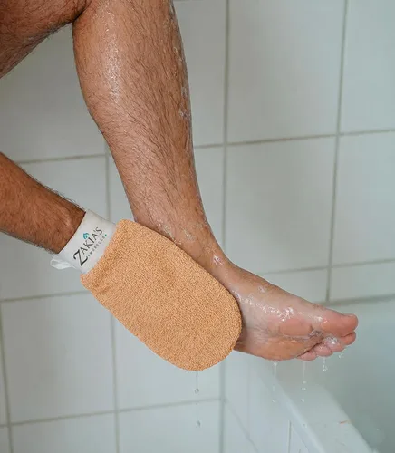 Vista 11 de Guantes exfoliantes originales Kessa, paquete económico (2 unidades), color beige, microdermoabrasión en casa, elimina la piel muerta no deseada
