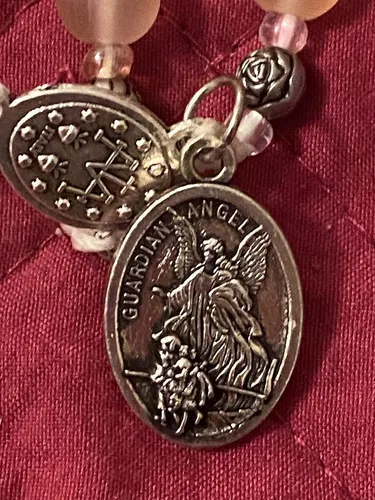 Vista 5 de Pink Frosted Glass Rosary with Miraculous Medal and 2" Crucifix St Michael Medal