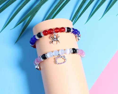 Vista 4 de QqzsJewls Pulseras de amistad a juego de arañas para mejores amigos, pulseras con dije de corazón para novia, novio, juego de 2 unidades, Halloween