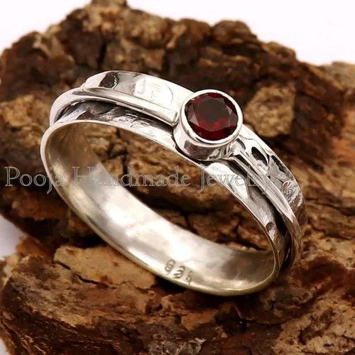 Vista 2 de garnet stone ring spinner rings women meditation ring wide band ring anixety ring dainty ring spinner ring boho ring fidget ring women ring hammered