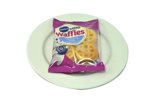 Vista 2 de Pillsbury Blueberry Bash Mini Waffles, 2.47 onzas, 72 por caja.