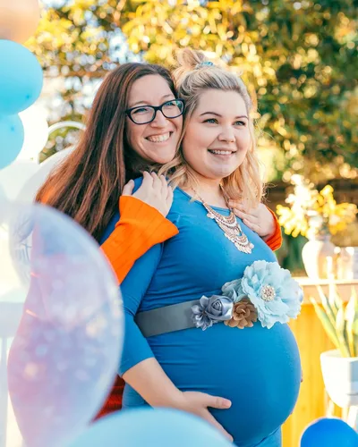 Vista 5 de Juego de decoraciones de baby shower con banda de texto en inglés "Mom to Be", regalo de fiesta de revelación de género para futuros padres