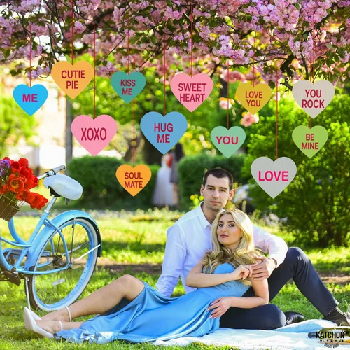 Vista 7 de KatchOn, Decoraciones de corazones de conversación de San Valentín, paquete de 12, sin bricolaje, guirnalda de corazón, decoraciones para el día