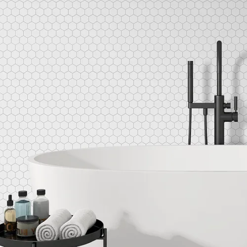 Vista 5 de Protector contra salpicaduras de 10 hojas hexagonales para despegar y pegar, 11.42" x 11.42" mosaico de mármol autoadhesivo de panal blanco