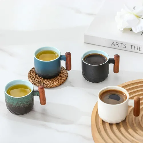 Vista 5 de Zurucily Juego de 2 tazas de espresso de 2 onzas, tazas de espresso de cerámica con asa de madera, tazas de té pequeñas Negro