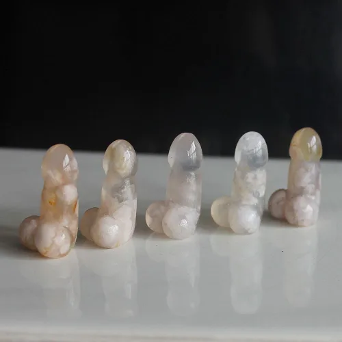 Vista 2 de 5 piezas de mini piedra preciosa tallada cristal cerezo flor ágata hombre genital pene testículo estatuilla corazón encantador bolsillo piedra