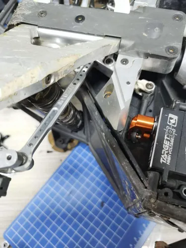 Vista 6 de & VITAVON RC Parts Alu CNC Brazo de arrastre CNC+Enlace de suspensión trasera+Enlace del dedo del pie para Traxxas UDR Unlimited Desert Racer 1:7