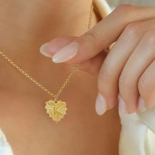 Vista 4 de fonkup Collares con iniciales para mujer, collar de corazón en capas para mujer, de moda, gargantilla de perlas delicadas, collar de letras