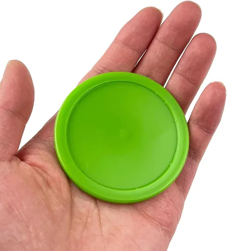 Vista 3 de Paquete de 12 discos de hockey de aire de 2.5 pulgadas para mesa de tamaño pequeño Verde