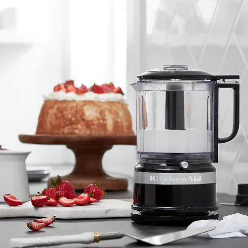 Vista 2 de KitchenAid - Picador de alimentos de 5 tazas KFC0516OB, negro ónix Precisamente picas o purés, accesorio para batir rápido, dos velocidades más