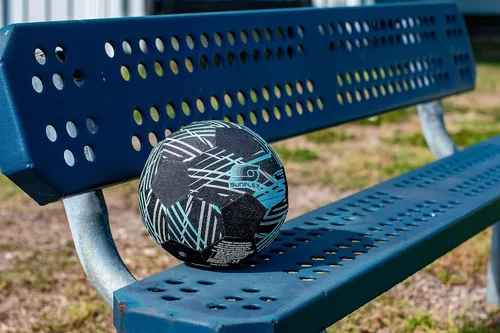 Vista 7 de Sunflex Balón de fútbol de neopreno, pelota ligera impermeable para exteriores, 8 pulgadas de diámetro, suave y segura, diseñada para recreación