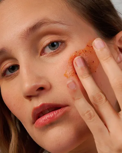 Vista 5 de Novexpert The Expert Exfoliator - Mascarilla y exfoliante 2 en 1 - Tez suave y radiante - Exfolia y nutre la piel - Hipoalergénico - Vegano - Tipos