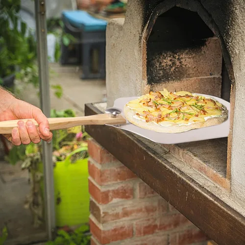 Vista 5 de Luvan Pala de pizza de metal de aluminio con mango de madera plegable, cáscara de pizza de aluminio de 12 x 14 pulgadas, paleta de pizza plegable
