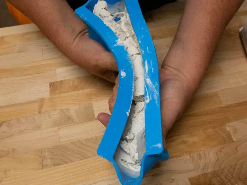 Vista 4 de MUDFLEX EZ Clean - Sartén flexible para paneles de yeso de 10.5 pulgadas, silicona suave, agarre EZ Squeeze - Antiadherente - Resistente al óxido