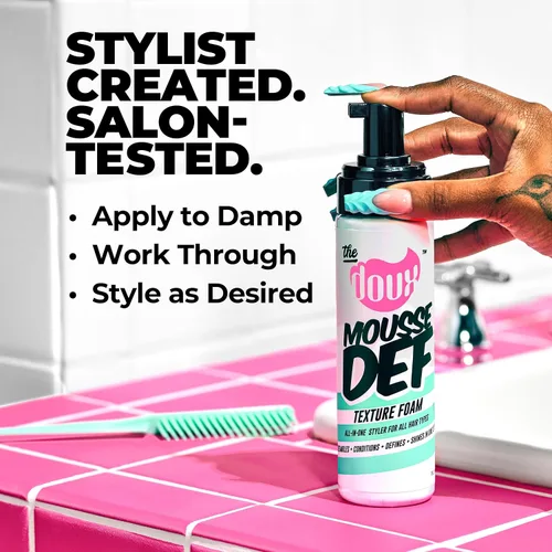 Vista 4 de The Doux Mousse multiusos para cabello rizado, espuma con textura The Doux Mousse Def para peinar, definición de rizos, volumen y brillo