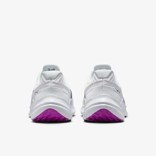 Vista 4 de Nike Quest 5 - Tenis de entrenamiento para hombre blancofucsia
