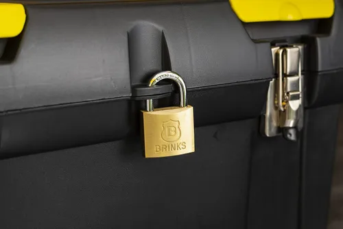 Vista 6 de BRINKS - Candado con llave de latón macizo de 1.575 in con espacio libre de grillete de 7/8" - Cromado con grillete de acero endurecido