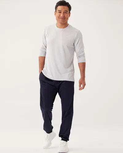 Vista 2 de Paquete de 4 Camiseta de manga larga para hombre Dry-Fit que absorbe la humedad Camiseta Atlética con cuello redondo con protección solar