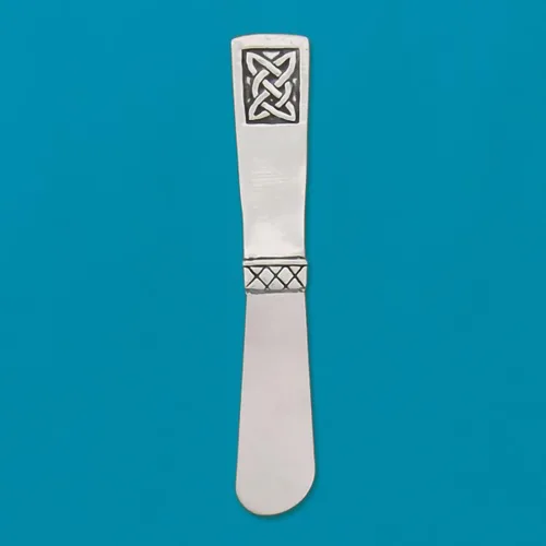 Vista 2 de Basic Spirit Cuchillo esparcidor de mantequilla Celtic - Gadgets de cocina de queso suave, regalo decorativo para el hogar
