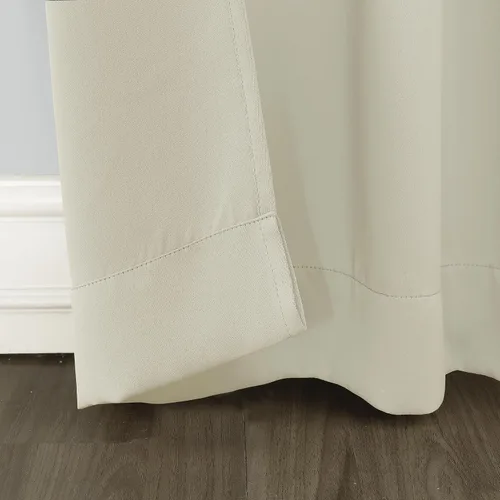 Vista 174 de Sun Zero Easton Panel de Cortina Opaca con Ojales de Ahorro de Energía, 40" x 63", Gris, Gris Raíz = {'valor': "['Gris']"}