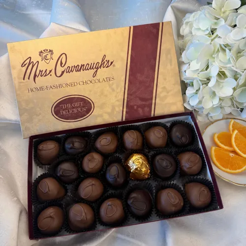 Vista 3 de Mrs. Cavanaugh's Chocolates mixtos de crema de naranja caja de 1 libra – 65% leche y 35% cremas de fondant de naranja oscura cubiertas de chocolate