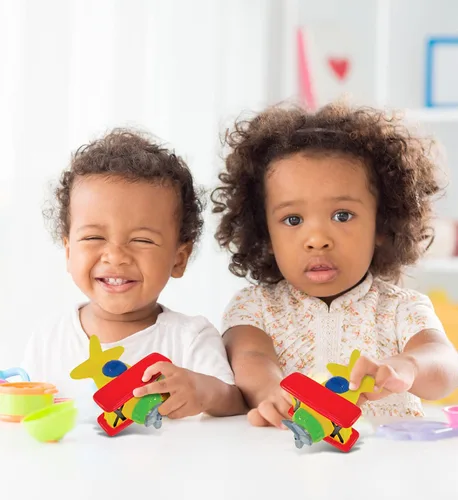 Vista 5 de DolliBu - Juguete de baño de biplano, juguete flotante de goma para bebé, lindo juguete de avión para niños, divertidos juguetes de baño para niños