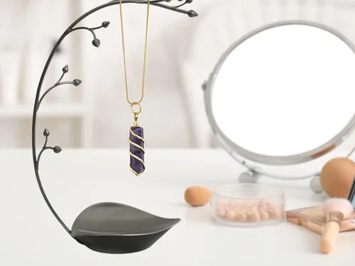 Vista 5 de Collar con dije de cristal de amatista para mujer, envuelto en alambre de oro, delicado collar minimalista de cristal curativo para hombres y niños