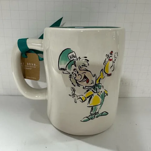 Vista 2 de Rae Dunn MAD Tea Party - Taza de café (doble cara), interior verde, cerámica, inspirada en Alicia en el país de las maravillas