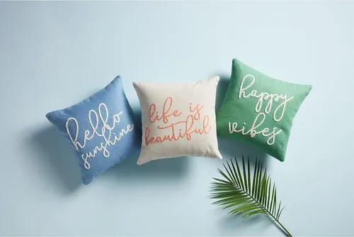 Vista 2 de Mud Pie Color Sentiment - Almohada Dhurrie, 22 x 22 pulgadas, Hello Sunshine