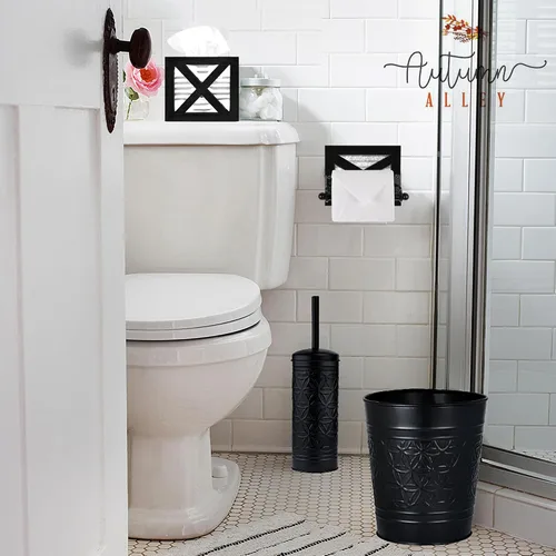 Vista 2 de Autumn Alley Portarrollos de papel higiénico de granja negro – Accesorio decorativo de baño de granja – Madera negra y metal galvanizado corrugado