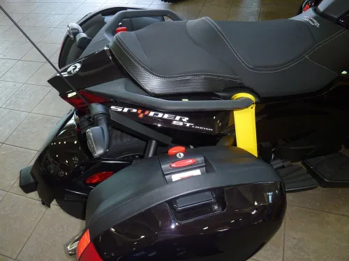 Vista 7 de Can-Am Spyder RT Touring cubierta completa