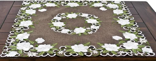 Vista 2 de Hermoso diseño floral de magnolia blanca y hojas verdes bordadas en lino de poliéster marrón (cuadrado de 33 pulgadas)