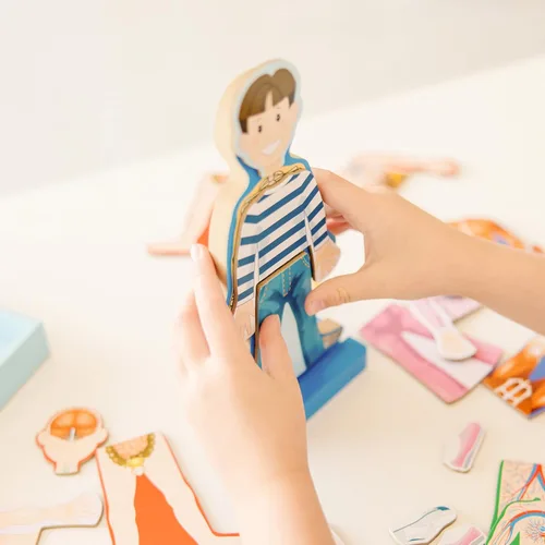 Vista 3 de Set de juego magnético de anatomía del cuerpo humano, con 24 piezas y bandeja de almacenamiento, de la marca Melissa & Doug