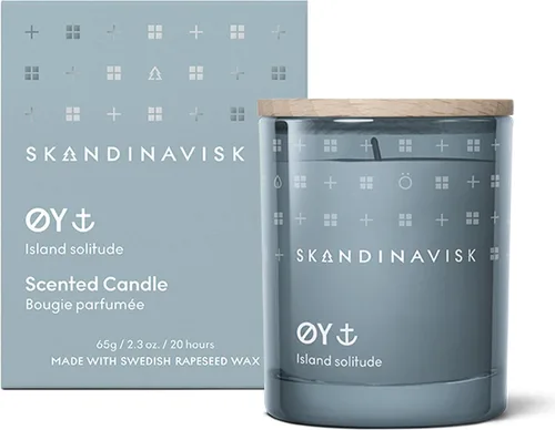 Vista 17 de Skandinavisk HAV - Vela perfumada 'Sea' Mini. Notas de fragancia: Spray de sal y algas marinas, espino y rosa de playa. 2.3 oz.