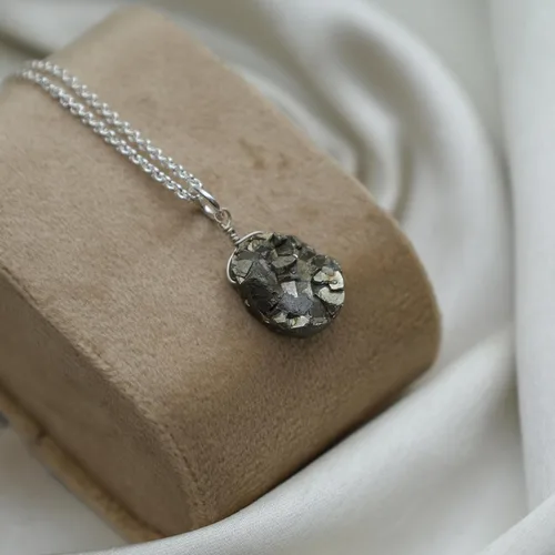 Vista 7 de Gempires - Collar con colgante de piedra de pirita natural para mujer, joyería de piedras preciosas de cristal crudo, latón hipoalergénico de 18