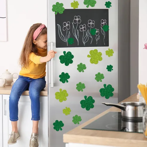 Vista 6 de JarThenaAMCS 15 unidades de imanes para refrigerador del día de San Patricio con purpurina impresa trébol magnético de trébol de la suerte verde