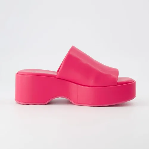 Vista 4 de CUSHIONAIRE Sandalia de plataforma Spin One Band para mujer con espuma viscoelástica