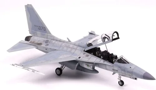 Vista 5 de ウルフパックデザイン Wolf Pack Design 1/48 Korean Air Force TA-50 Golden Eagle Lift Premium Edition Modelo de plástico WOLWP14816 Color moldeado