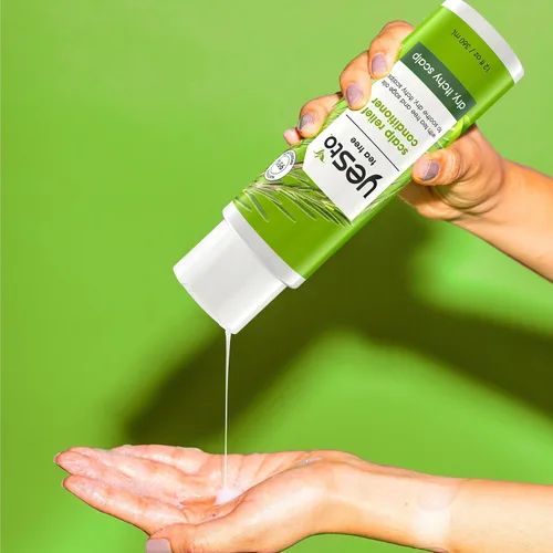 Vista 5 de Yes To Acondicionador para aliviar el cuero cabelludo de árbol de té, calma el cuero cabelludo seco, hidrata y suaviza con aceite de árbol de té