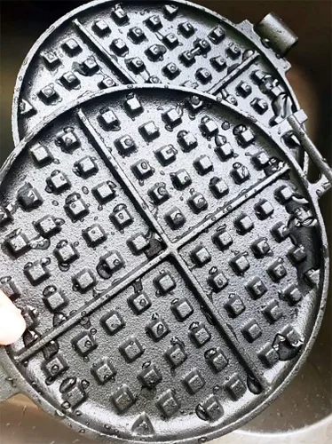 Vista 7 de HAWOK Juego de 2 wafleras de hierro fundido negro (Black Square and Round)
