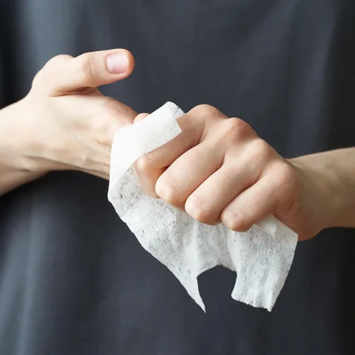 Vista 4 de Toallitas de mano antibacterianas grandes envueltas individualmente, toallitas sanitadoras de manos de tamaño viaje con aloe en caja dispensadora