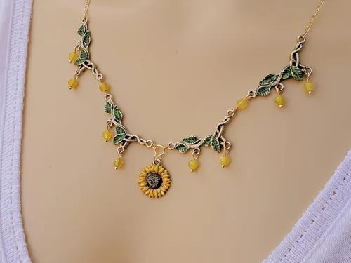 Vista 7 de Green Leaf and Sunflower Necklace w/Agate Bead Dangle - Hand Painted Sunny, Golden Yellow Flower and Leafy Green Necklace - Nature Colors Jewelry