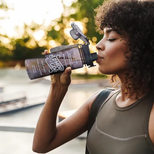 Vista 5 de Christian Art Gifts Botella de agua deportiva de plástico reutilizable de boca ancha sin BPA para hombres y mujeres, escritura inspiradora con tapa