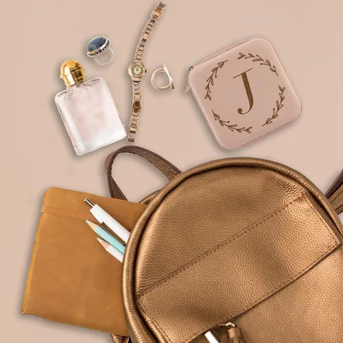 Vista 4 de Joyero personalizado con inicial J para niñas y mujeres, organizador de joyas de viaje para niñas, regalos de cumpleaños para amigos, caja