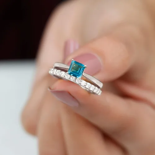 Vista 12 de Juego de anillos de boda de topacio azul Londres con diamante, juego de anillos solitarios de topacio azul de corte princesa para mujer (calidad AAA)
